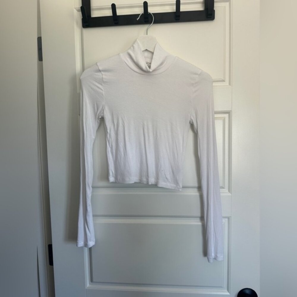 Wilfred White Ribbed Crop Turtleneck Top